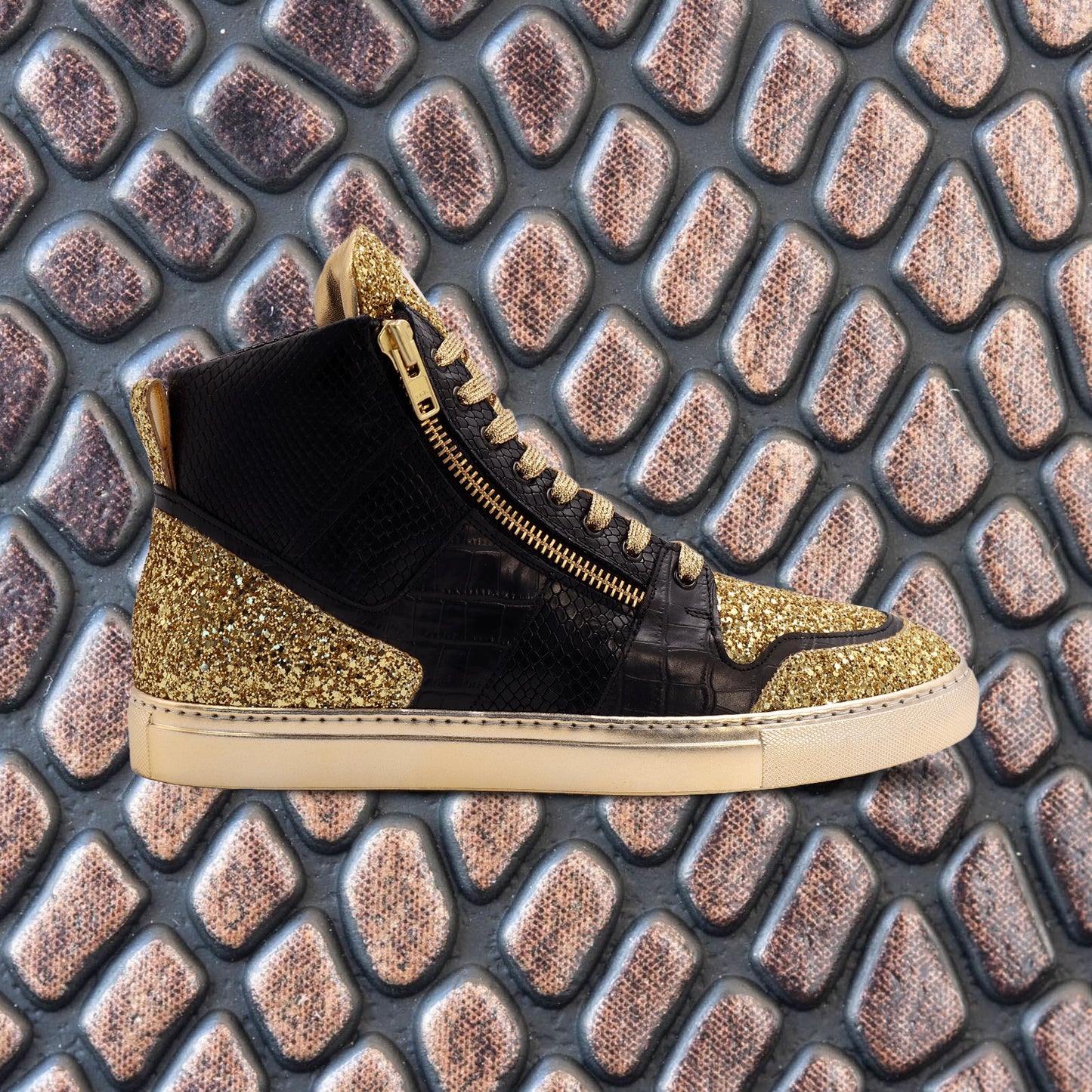 Monarch Sil Sneakers – Trendy, comfortable sneakers with a sleek design for everyday wear