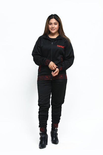 Classic Oblee Tracksuit Black - A premium black tracksuit crafted for style and performance.